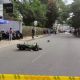 Motociclista es decapitado por cable luz que se desprendió por el paso de un tractocamión (Videos)