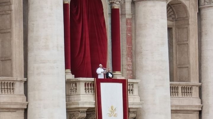 León XIV pide el "cese inmediato del fuego" en Gaza y Ucrania en su primer bendición dominical
