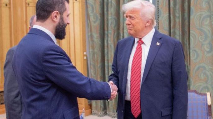 Trump aboga por "normalizar" relaciones con Siria tras reunirse con Al Shara en Arabia Saudí