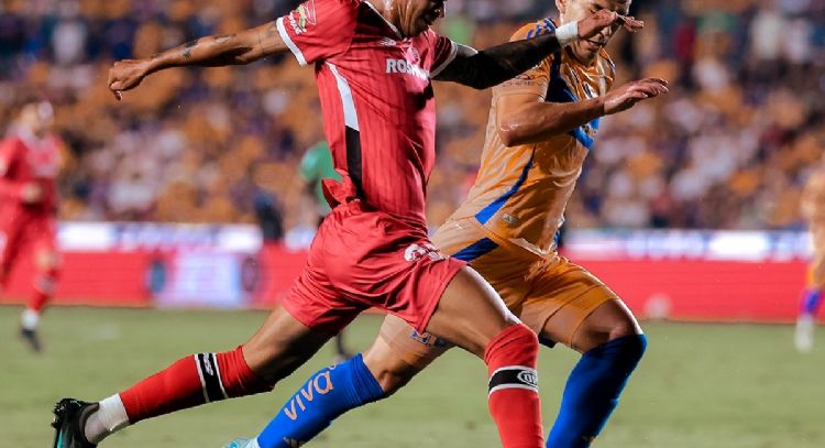 Con gol del portugués Paulinho, Toluca rescata empate ante Tigres en semifinal mexicana (Video)