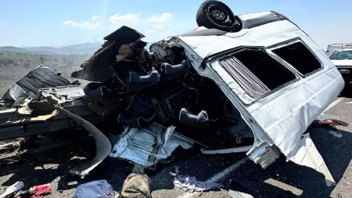 Hay nueve maestros entre las víctimas del accidente carretero en la autopista Cuacnopalan-Oaxaca