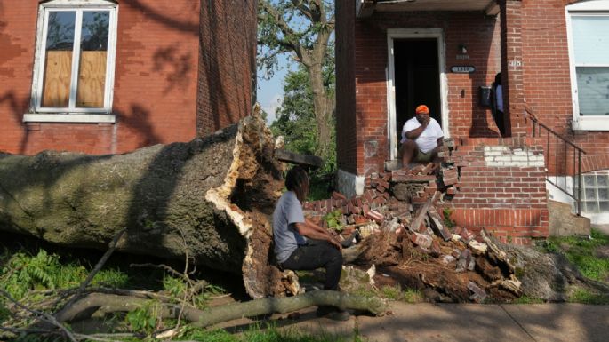 Oleada de tornados deja 16 muertos en Kentucky y Missouri