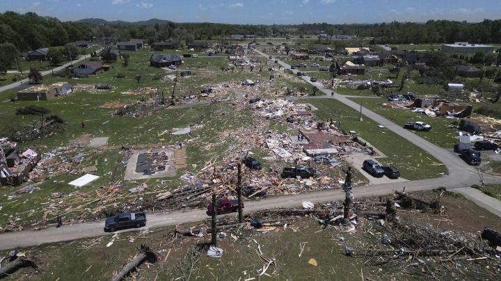 Tornados dejan al menos 27 muertos en Estados Unidos, incluidos 18 en Kentucky
