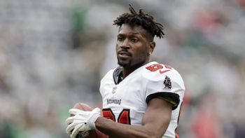Antonio Brown detenido tras disparos fuera del evento de boxeo en Miami (Videos)