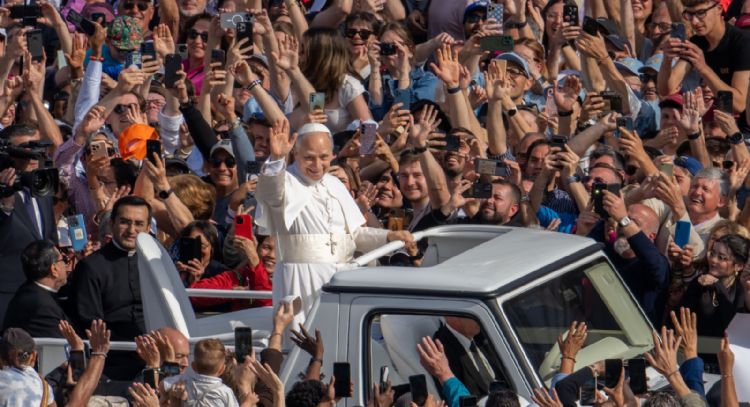 El papa León XIV ofrece mensaje de unidad para la Iglesia al comenzar oficialmente su pontificado