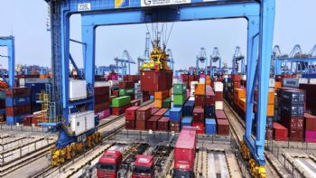 Economía china se desacelera por guerra comercial: afecta ventas minoristas, vivienda e inversión
