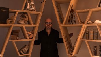 La resiliencia del concreto mexicano: un homenaje a Acapulco en la Bienal de Venecia 2025