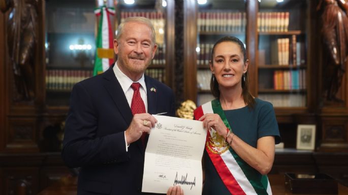 Sheinbaum recibe cartas credenciales del nuevo embajador de EU, Ronald Johnson