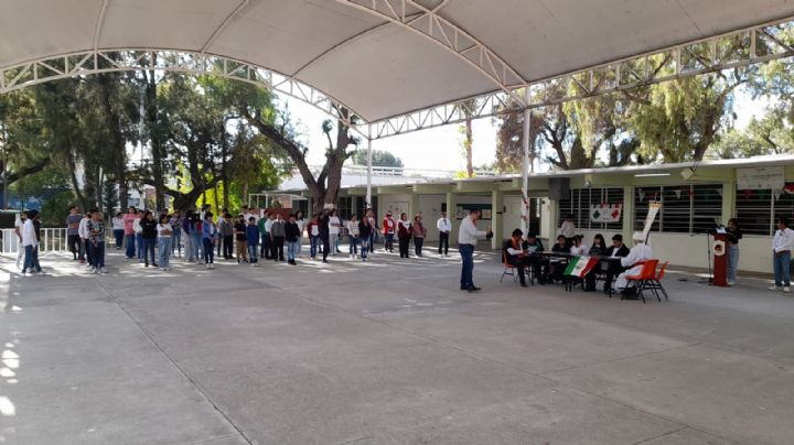 Hallan a estudiante sin vida en baños de secundaria de Pachuca