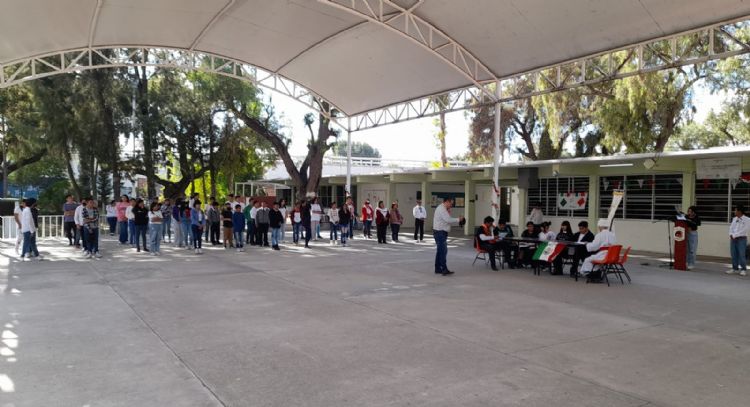 Hallan a estudiante sin vida en baños de secundaria de Pachuca