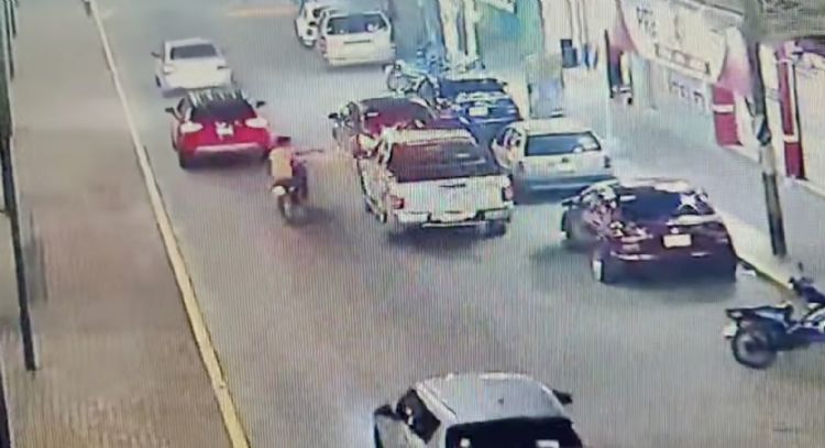 Disparan contra policías viales en Cunduacán, Tabasco; matan a uno y hieren a una oficial (Video)