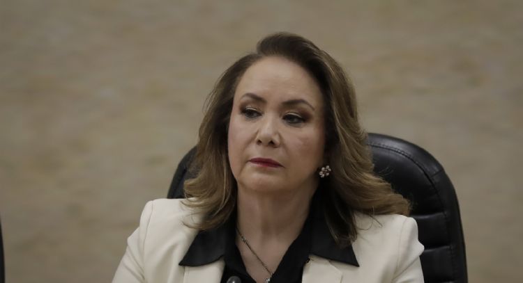 INE ordena a Yasmín Esquivel retirar publicaciones pagadas en Facebook