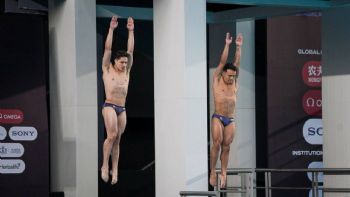 Osmar Olvera y Juan Manuel Celaya se confunden de clavado en la final del mundial y sacan "cero"
