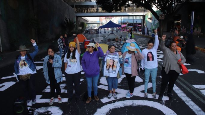 “Ya queremos acciones”: Familias buscadoras continuan bloqueo indefinido en Tlalpan