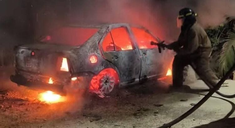 Noche violenta en Acapulco deja cuatro personas muertas, tres heridos y vehículos incendiados