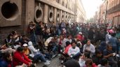 Foto ilustrativa de la nota titulada: Maestros de la CNTE bloquean accesos a Palacio Nacional; mañanera de Sheinbaum va por redes