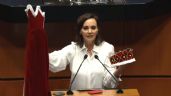 Foto ilustrativa de la nota titulada: Lilly Téllez regala corona, capa y cetro al “reyezuelo” Fernández Noroña (Video)