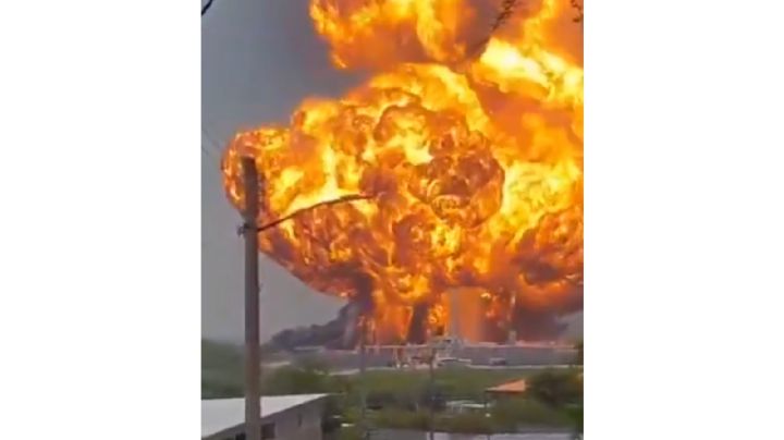 Captan fuerte explosión en una destiladora de diésel de Cadereyta, Nuevo León (Videos)