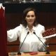 Lilly Téllez regala corona, capa y cetro al “reyezuelo” Fernández Noroña (Video)