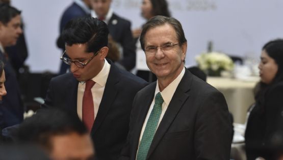 Esteban Moctezuma celebra que cámara baja de EU avaló impuesto de 3.5% a remesas
