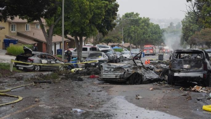 Avioneta se desploma en San Diego, California; hay 2 muertos, 8 heridos y 100 evacuados