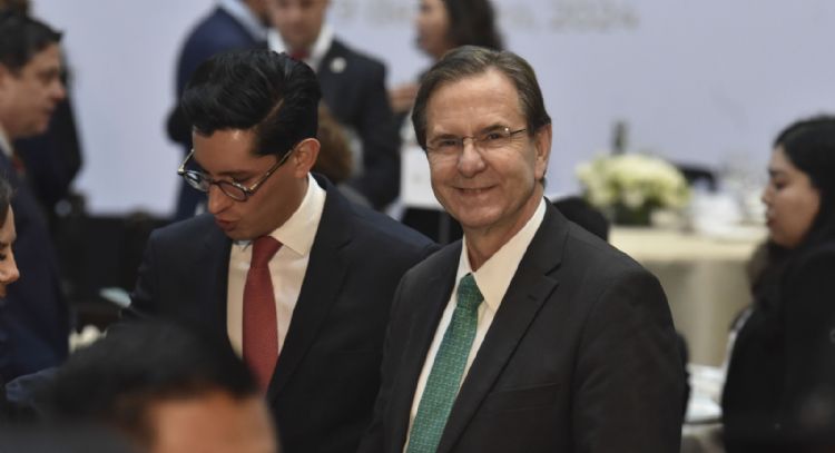 Esteban Moctezuma celebra que cÃ¡mara baja de EU avalÃ³ impuesto de 3.5% a remesas