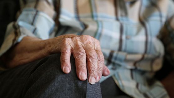 Investigan crímenes violentos contra adultos mayores en la Ciudad de México