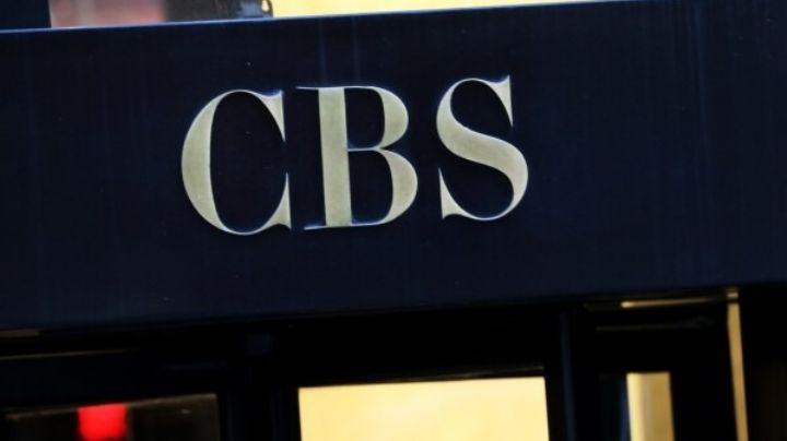 Directora de CBS News renuncia durante disputas legales con Trump