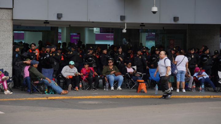Embajada de EU emite “alerta de seguridad” por bloqueos del CNTE en el AICM