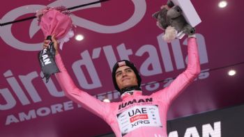 Isaac del Toro continúa como líder en Giro de Italia después de 14 etapas