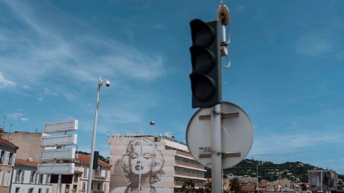 Apagón afecta al último día del festival de Cannes; la policía investiga posible incendio provocado