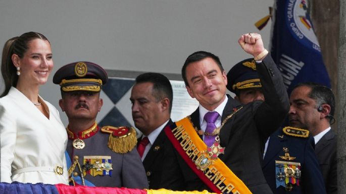 Noboa juramenta para un segundo mandato en Ecuador; promete una base sólida para el crecimiento