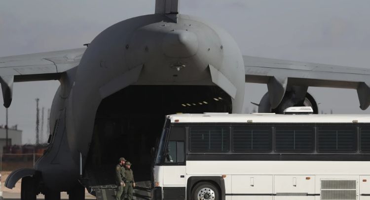 Juez federal ordena al gobierno de Trump devolver a EU a guatemalteco deportado a México