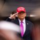 Trump arremete contra militares transgénero en discurso de graduación de West Point