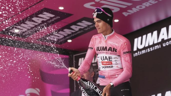Isaac del Toro mantiene el liderato del Giro de Italia tras 15 etapas