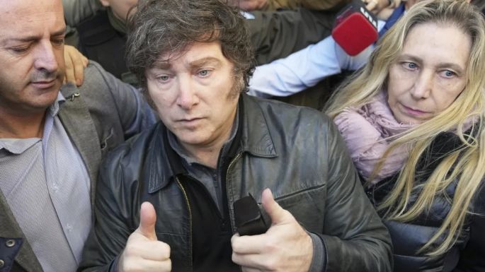 Arzobispo critica políticas de austeridad de Argentina durante ceremonia religiosa frente a Milei