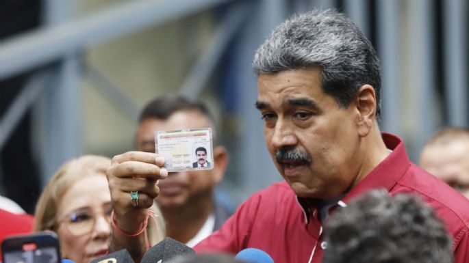 Anuncia Maduro nuevo sistema electoral a través de las comunas que él controla