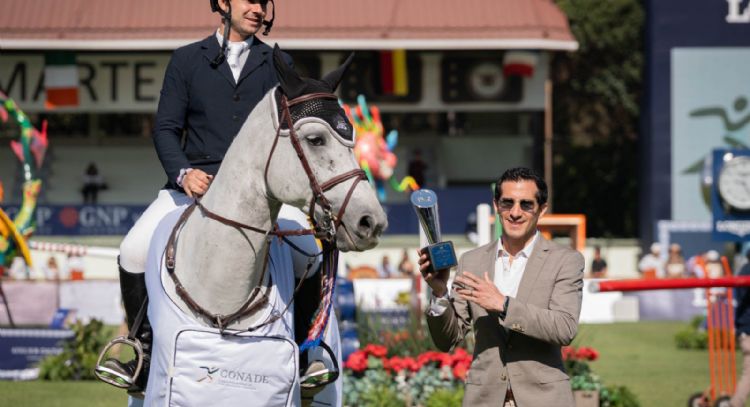 Rommel Pacheco da millonario apoyo a ecuestre, un deporte de élite