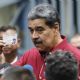 Anuncia Maduro nuevo sistema electoral a través de las comunas que él controla