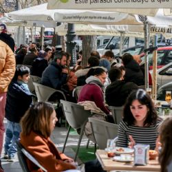 Menores tienden a imitar el patrón de consumo de alcohol de sus progenitores: esto dice un experto