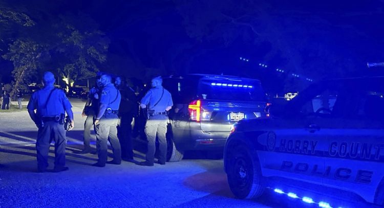 Tiroteo en una fiesta a bordo de un barco deja al menos 10 heridos