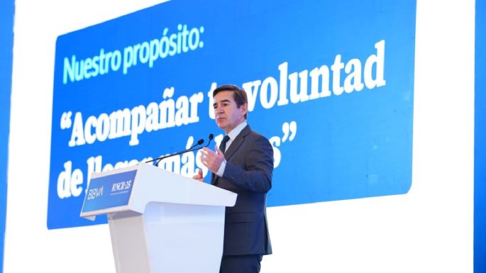Los españoles de BBVA sí confían en el gobierno de Sheinbaum; invertirán 100 mil millones de pesos