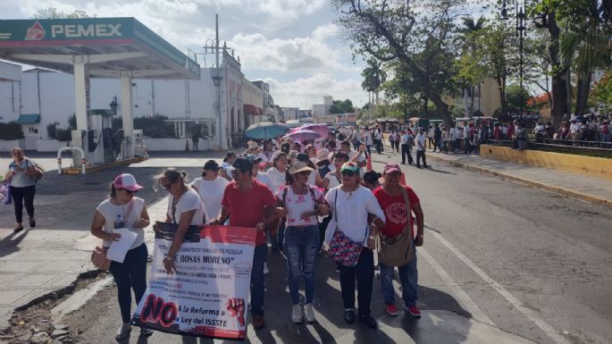 Intentan atropellar a docentes que protestaban por mejores condiciones laborales en Yucatán (Videos)