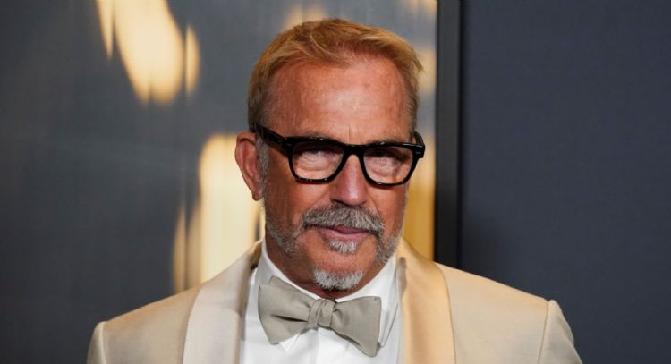 Especialista en acrobacias demanda a Kevin Costner por escena de violación