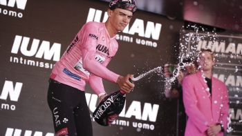 Isaac del Toro llega a 10 etapas como líder del Giro de Italia