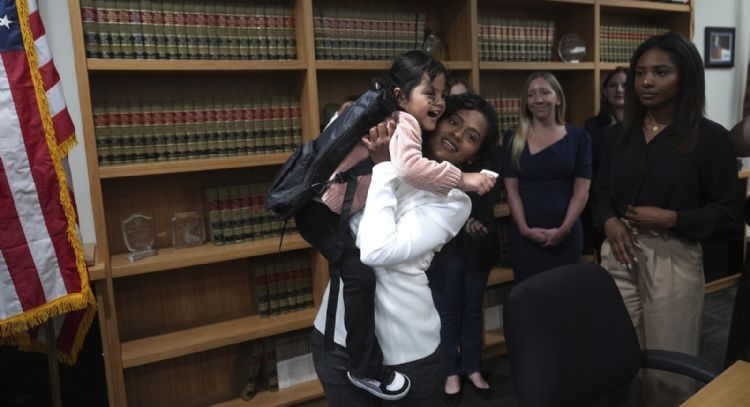 Gobierno de Trump revoca permiso humanitario a niña mexicana que recibe atención médica