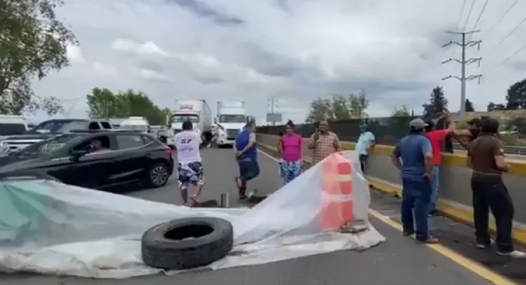 Habitantes de San Miguel Xoxtla bloquean la autopista MÃ©xico-Puebla (Video)