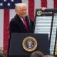Tribunal permite a Trump seguir aplicando aranceles