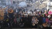 Foto ilustrativa de la nota titulada: Gente desesperada en Gaza lucha por conseguir alimentos mientras Israel bloquea la ayuda
