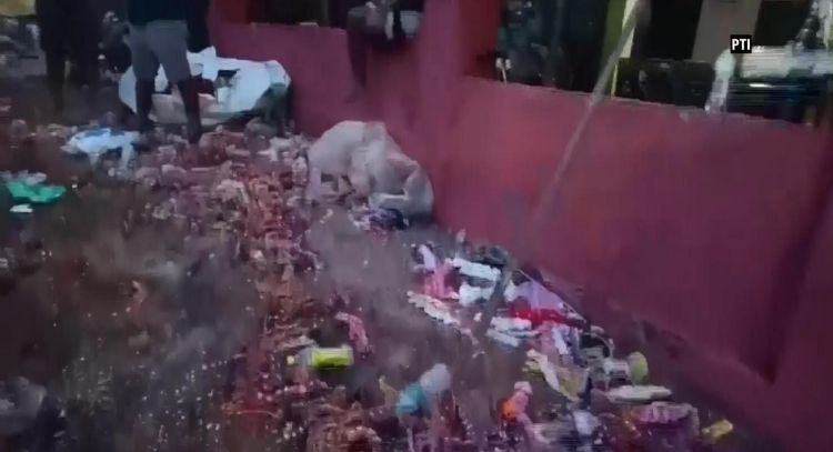 Estampida humana en templo de la India deja seis muertos